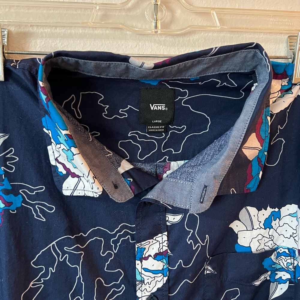 NEW WITH TAGS VANS button up shirt size large navy blue floral - Picture 7 of 7